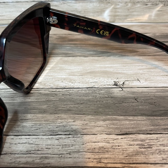 TAHARI Women's Th904 Oversized 100% Uv400 Protective Square Sunglasses - Picture 5 of 6